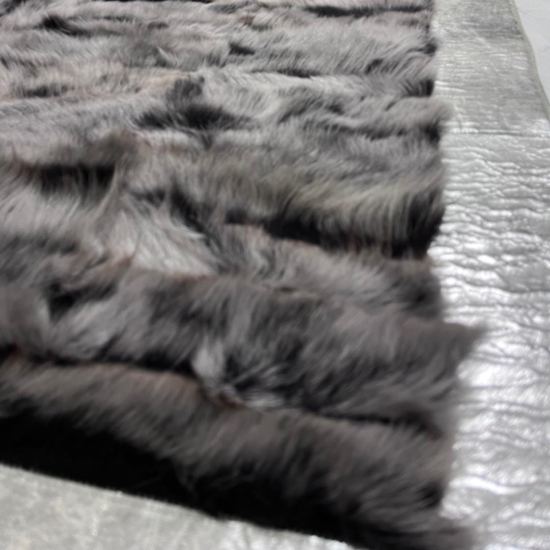 Gray Sheepskin Rug,Black With Sİlver Sheepskin Fur Rug,Fluffy Rug,Soft Area Rug,Shaggy  Rug ,Rug for Living Room,Wool Rug,Sheepskin Carpet